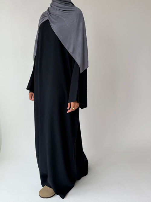 Spring basics: Midnight Abayah