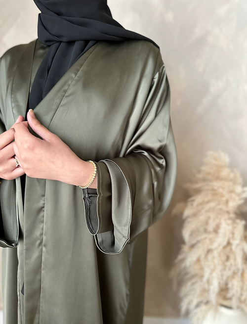 Dounia pleated abayah: Deep Khaki