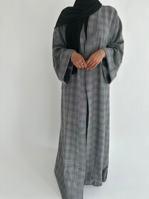 Checkered trench abayah