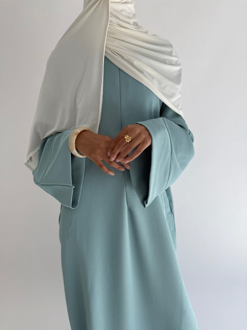 Spring basics: Turquoise ZIP