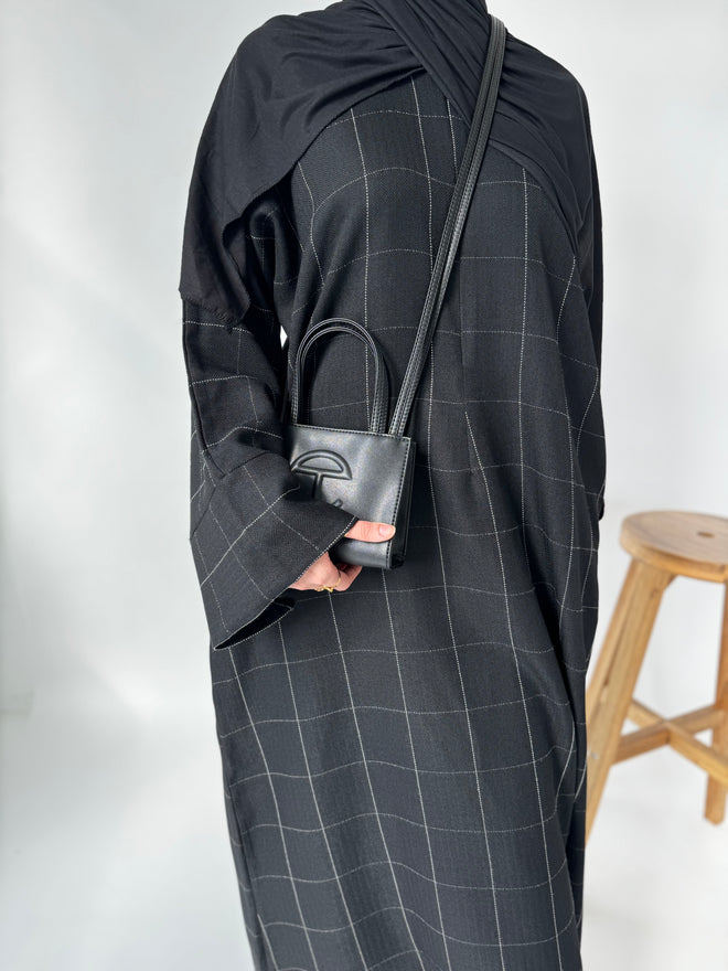 Black Grid Zip abayah