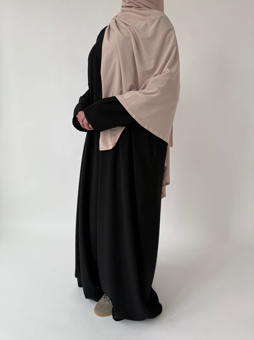 Black narrow sleeve abayah