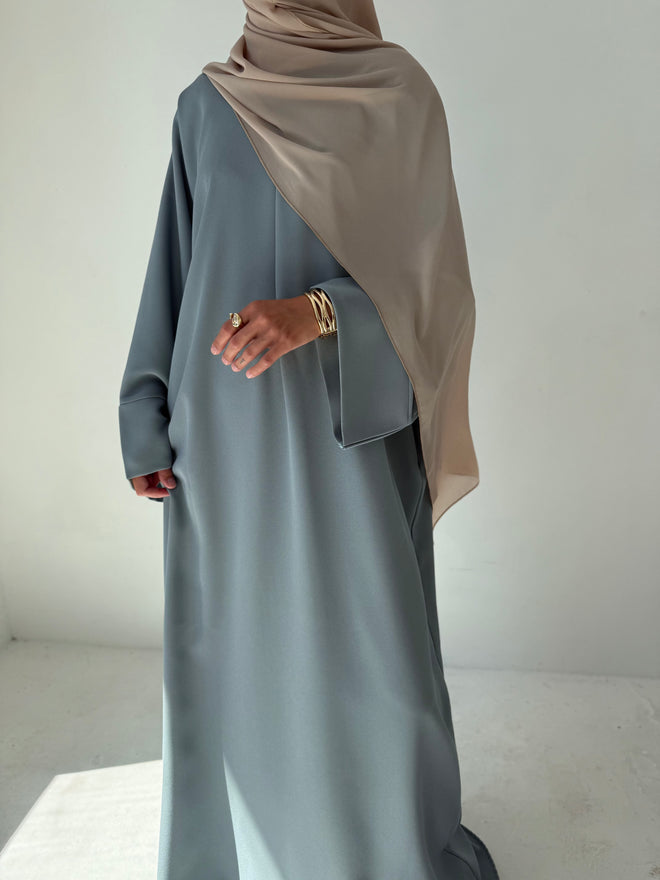 Spring basics: Marine blue Abayah ZIP