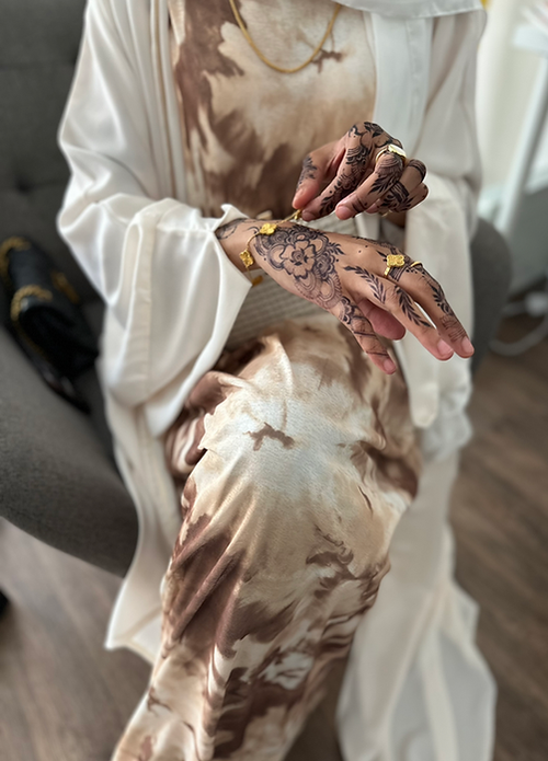 Ivory slit sleeve abayah