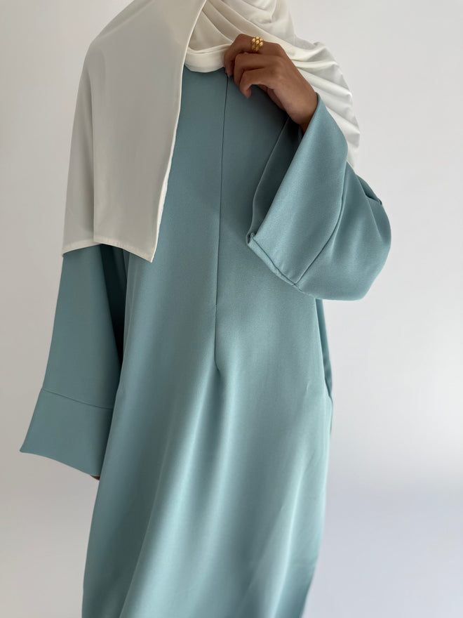 Spring basics: Turquoise ZIP