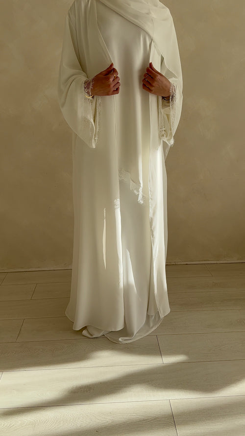 White-swan Lace Open abayah