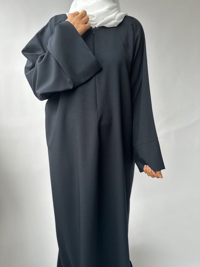 Black basics Zip abayah