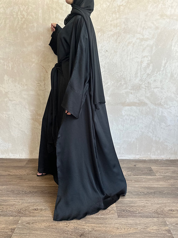 Zaina satin abayah: Black