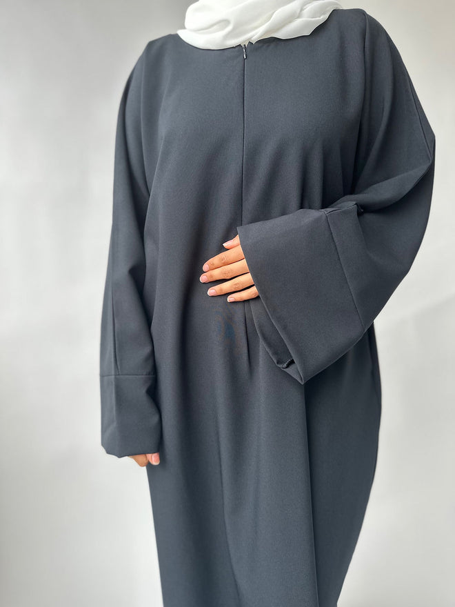 Black basic zip
