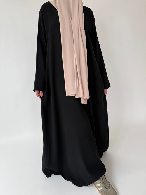 Black narrow sleeve abayah