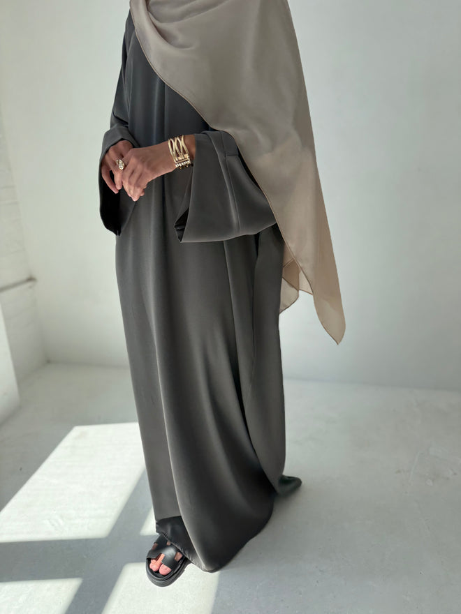 Soft khaki Zip abayah