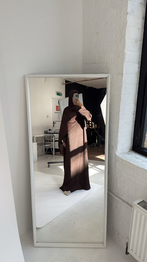 Brown striped narrow sleeve abayah