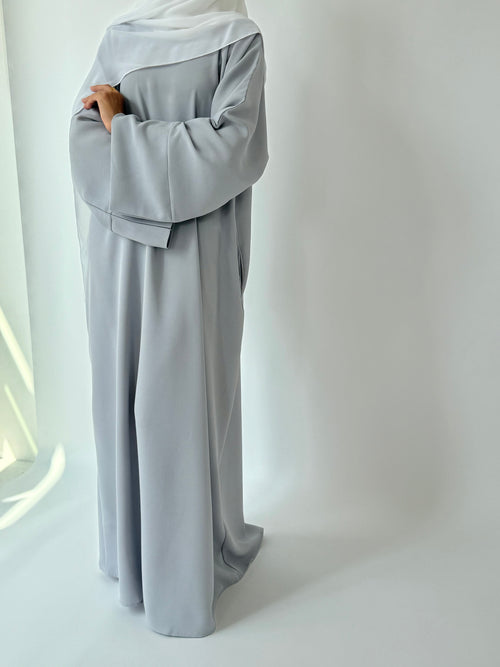 Spring basics: Dove grey Abayah