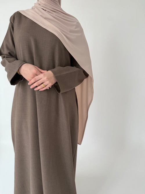 Almond narrow sleeve abayah