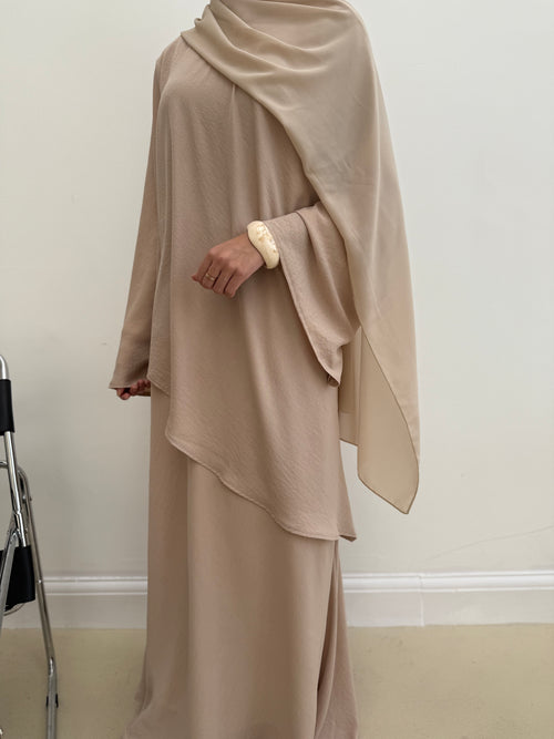 Asymmetrical linen-look skirt set: Nude